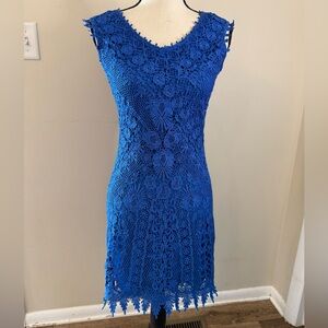 Leilitai sleeveless blue metallic crochet lace body con midi dress SZ medium